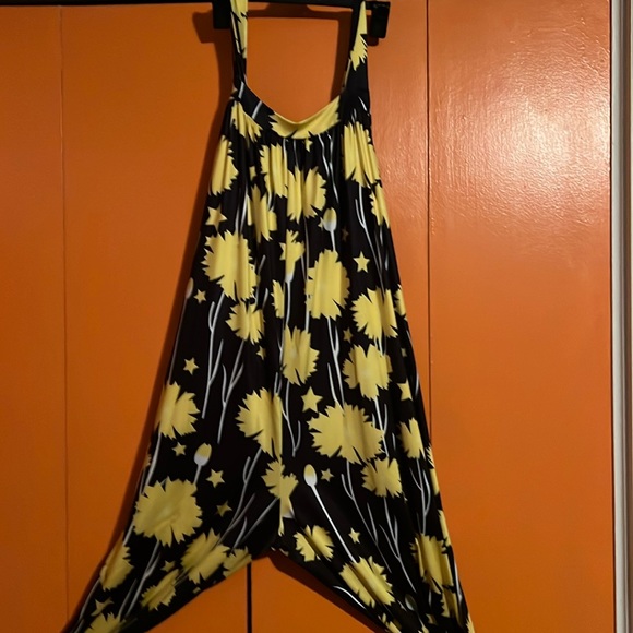 Boutique 9 Pants - Beautiful like new jumpsuit with side pockets